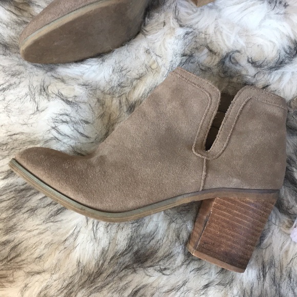 DOLCE VITA | Cow Suede Booties - Picture 3 of 6